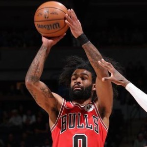 华体会官方网站-曝科比-怀特和多苏穆是截止日前频繁出现的交易讨论目标